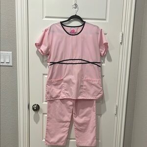 Pink/gray women’s scrub set